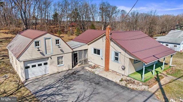 68 GAMBERS CORNER RD, Duncannon, PA 17020