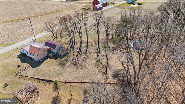 68 GAMBERS CORNER RD, Duncannon, PA 17020