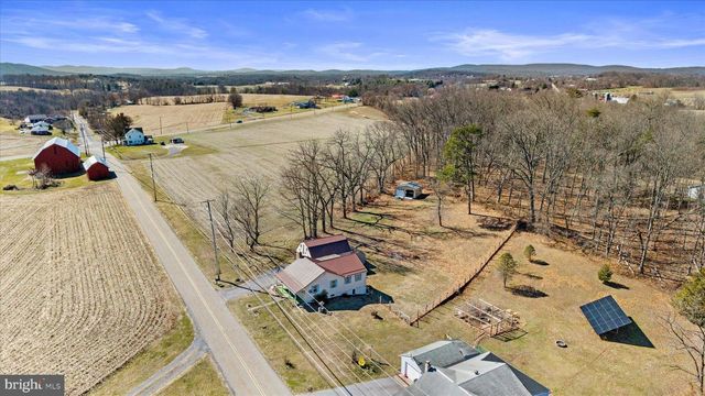 68 GAMBERS CORNER RD, Duncannon, PA 17020