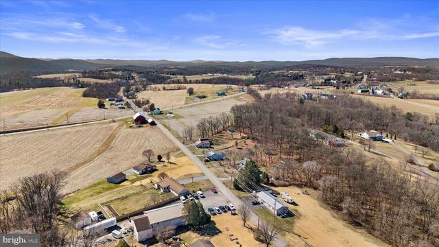 68 GAMBERS CORNER RD, Duncannon, PA 17020