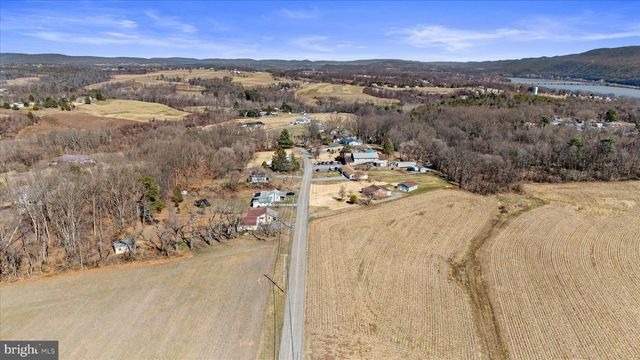 68 GAMBERS CORNER RD, Duncannon, PA 17020