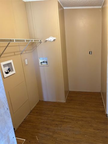 102 Sunny Brook Court, Springtown, TX 76082