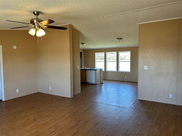 102 Sunny Brook Court, Springtown, TX 76082