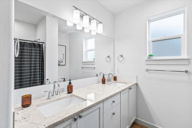 2782 High Cedars Lane, Medford, OR 97504