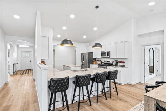 2782 High Cedars Lane, Medford, OR 97504