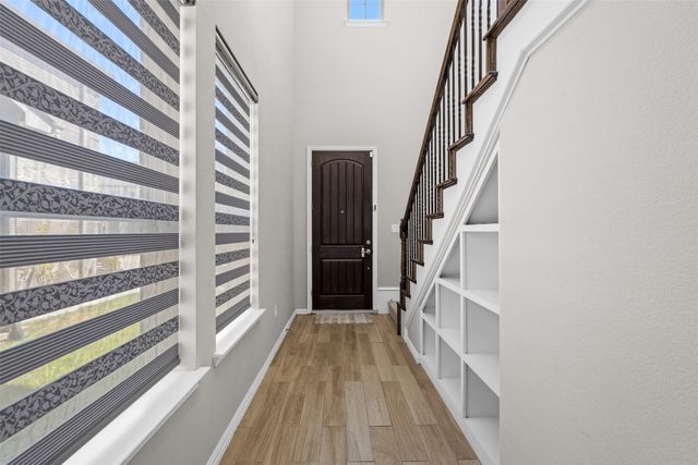 9919 Bates Street, Irving, TX 75063