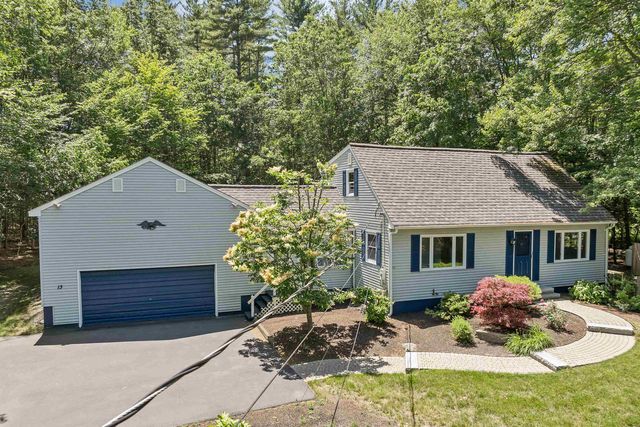 13 Evergreen Drive, Bow, NH 03304