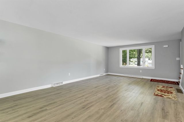 13 Evergreen Drive, Bow, NH 03304