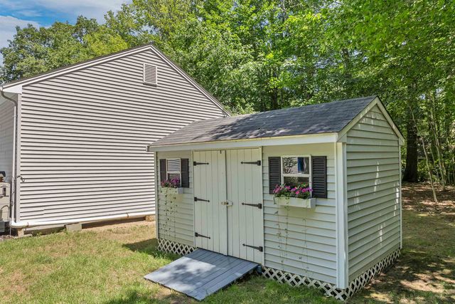 13 Evergreen Drive, Bow, NH 03304
