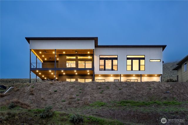 5411 Hershey Lane, West Richland, WA 99353