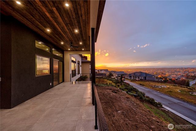 5411 Hershey Lane, West Richland, WA 99353