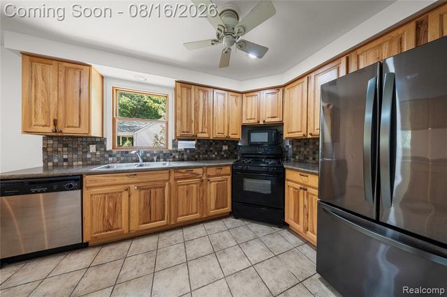 1619 Camden Street, Ferndale, MI 48220
