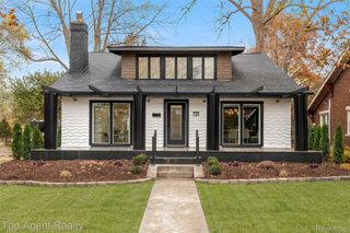 784 Barrington Road, Grosse Pointe, MI 48230