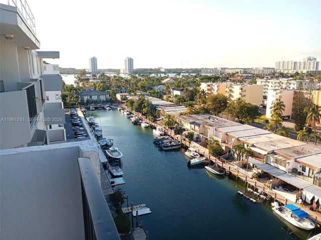 3703 NE 166th St 1007, North Miami Beach, FL 33160