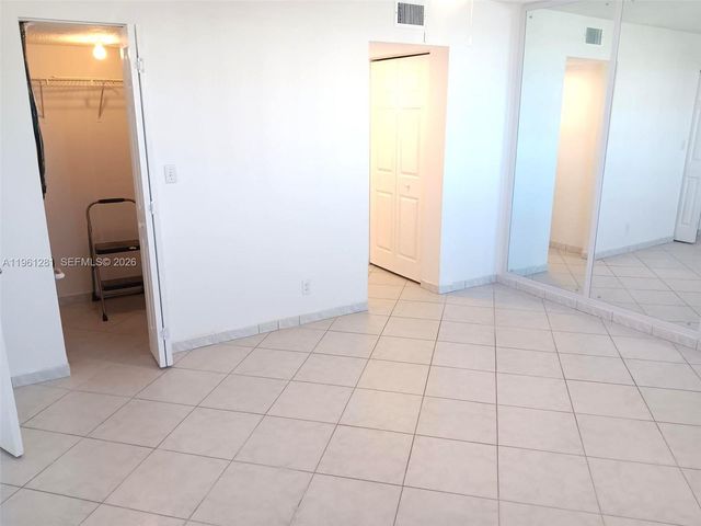 3703 NE 166th St 1007, North Miami Beach, FL 33160