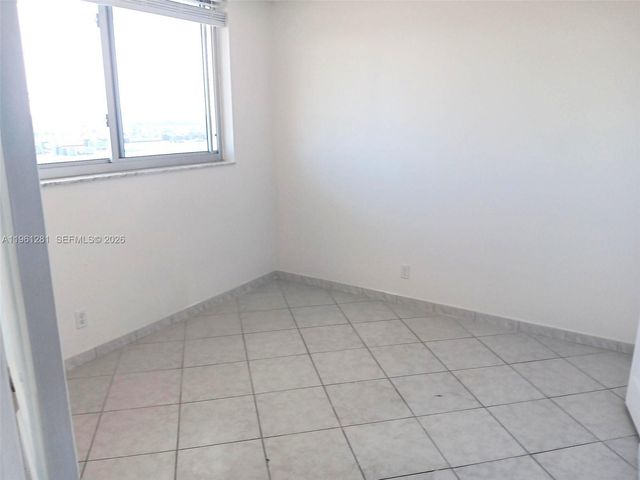 3703 NE 166th St 1007, North Miami Beach, FL 33160