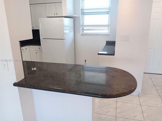 3703 NE 166th St 1007, North Miami Beach, FL 33160