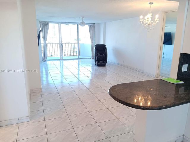 3703 NE 166th St 1007, North Miami Beach, FL 33160