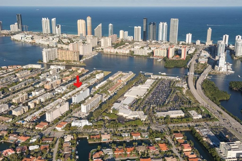 3703 NE 166th St 1007, North Miami Beach, FL 33160