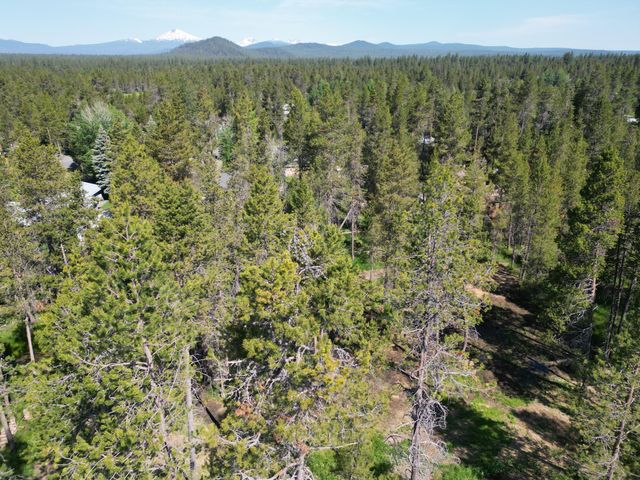 17248 Avocet Drive, Bend, OR 97707