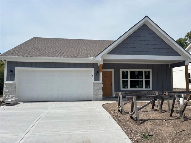 440 N Prairie Street, Liberty, MO 64068