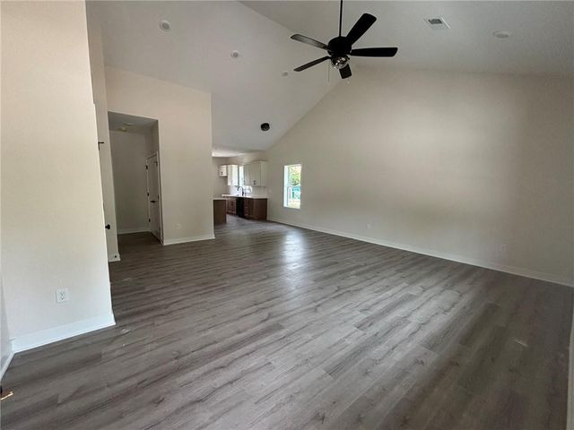 440 N Prairie Street, Liberty, MO 64068