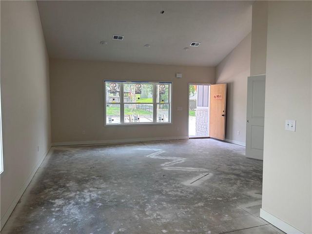 440 N Prairie Street, Liberty, MO 64068