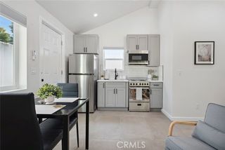 6438 Lindley Ave, Reseda (los Angeles), CA 91335