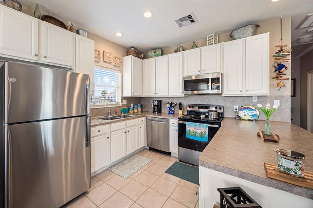 3930 Navarro Drive, Galveston, TX 77554