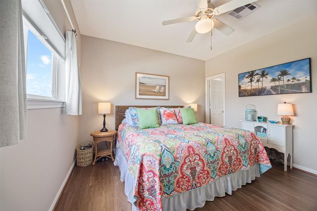 3930 Navarro Drive, Galveston, TX 77554