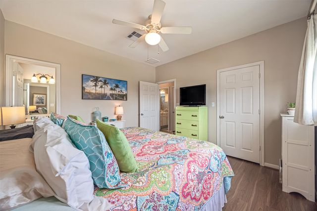 3930 Navarro Drive, Galveston, TX 77554