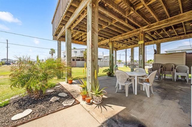 3930 Navarro Drive, Galveston, TX 77554