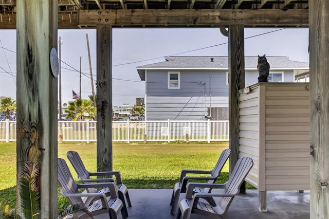 3930 Navarro Drive, Galveston, TX 77554
