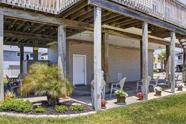 3930 Navarro Drive, Galveston, TX 77554