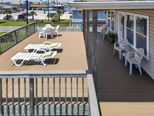 3930 Navarro Drive, Galveston, TX 77554