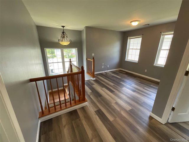 6 Blackmoor Circle, Highland Mills, NY 10930