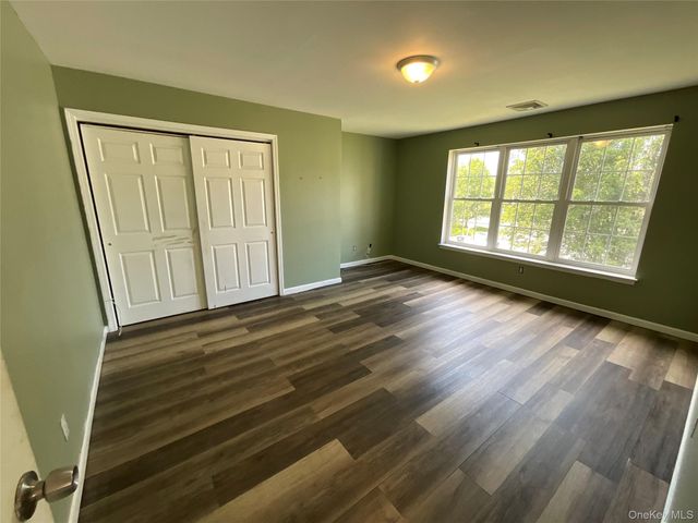 6 Blackmoor Circle, Highland Mills, NY 10930