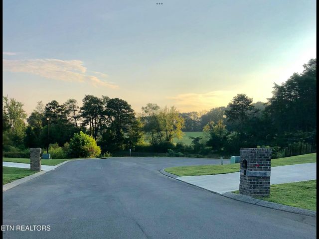 723 Peachtree Drive, Maryville, TN 37801