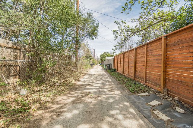 227 Devonshire Dr, San Antonio, TX 78209