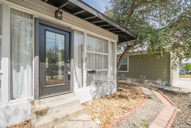 227 Devonshire Dr, San Antonio, TX 78209