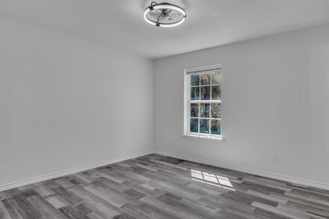 105 Donna Dr, Marshall, TX 75672