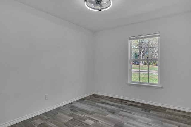 105 Donna Dr, Marshall, TX 75672