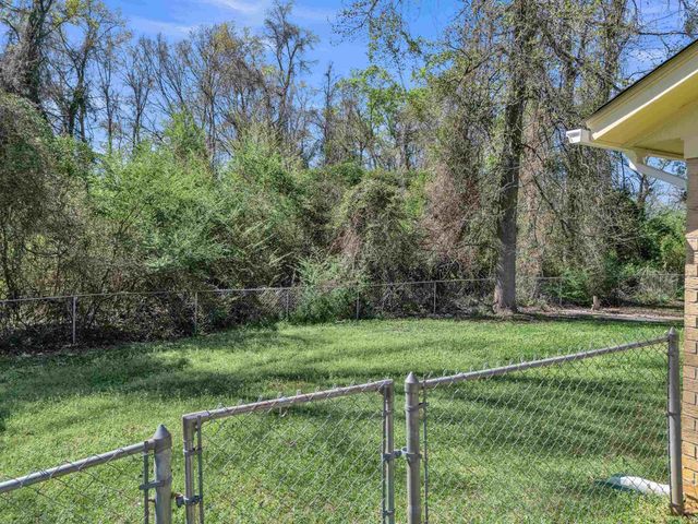 105 Donna Dr, Marshall, TX 75672