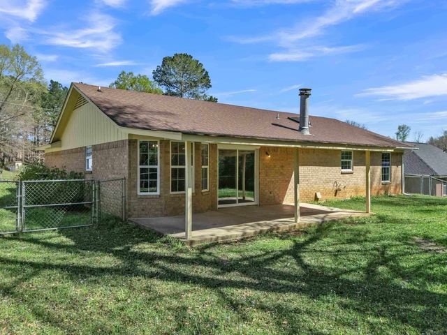 105 Donna Dr, Marshall, TX 75672