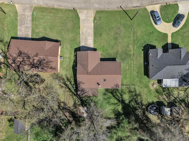 105 Donna Dr, Marshall, TX 75672