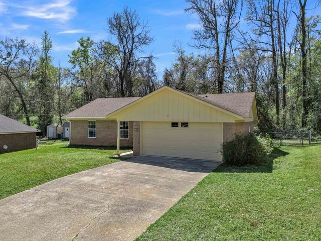 105 Donna Dr, Marshall, TX 75672