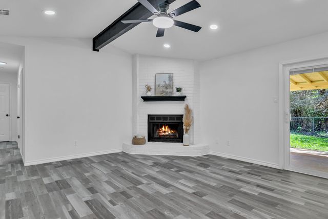 105 Donna Dr, Marshall, TX 75672