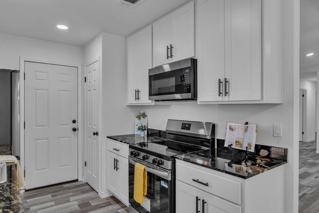 105 Donna Dr, Marshall, TX 75672