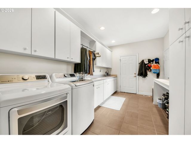 1414 Se BEECH Pl, Gresham, OR 97080