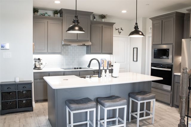 642 Sandiford Court, Mansfield, TX 76063